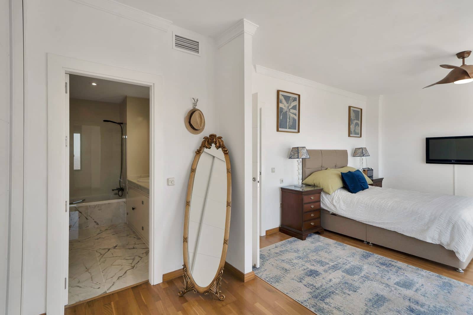 Pareado de 3 habitaciones en La Mairena en venta - 580.000 € (Ref: 10097801)