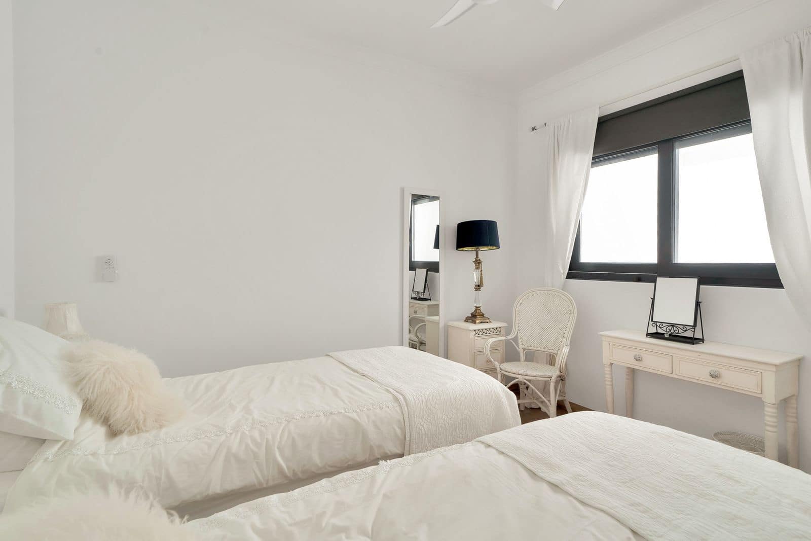 Pareado de 3 habitaciones en La Mairena en venta - 580.000 € (Ref: 10097801)