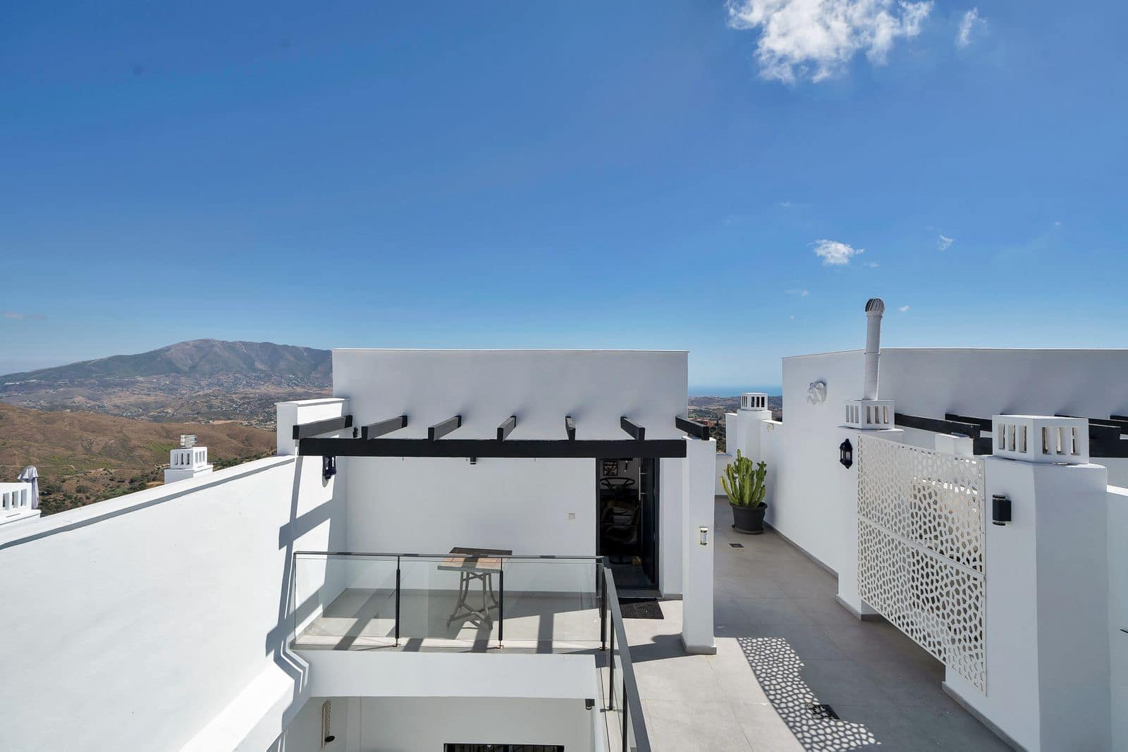 Pareado de 3 habitaciones en La Mairena en venta - 580.000 € (Ref: 10097801)