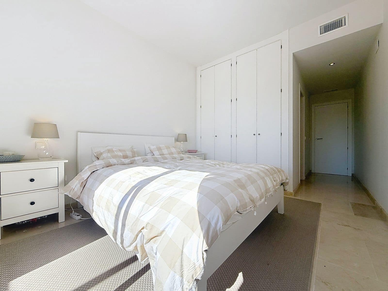 2 soveværelse Penthouse til salg i Manilva - € 305.000 (Ref: 10097803)