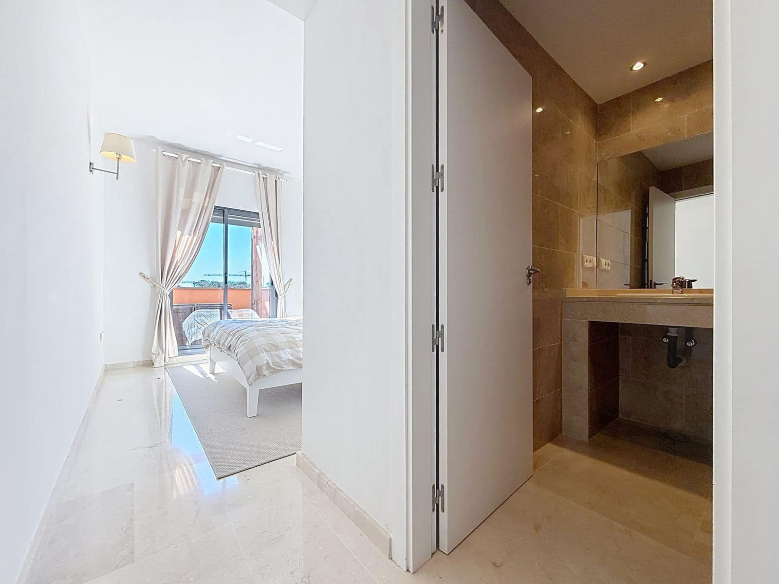 2 soveværelse Penthouse til salg i Manilva - € 305.000 (Ref: 10097803)