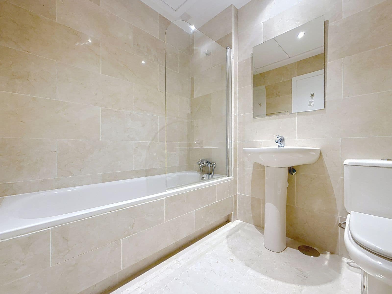 2 soveværelse Penthouse til salg i Manilva - € 305.000 (Ref: 10097803)
