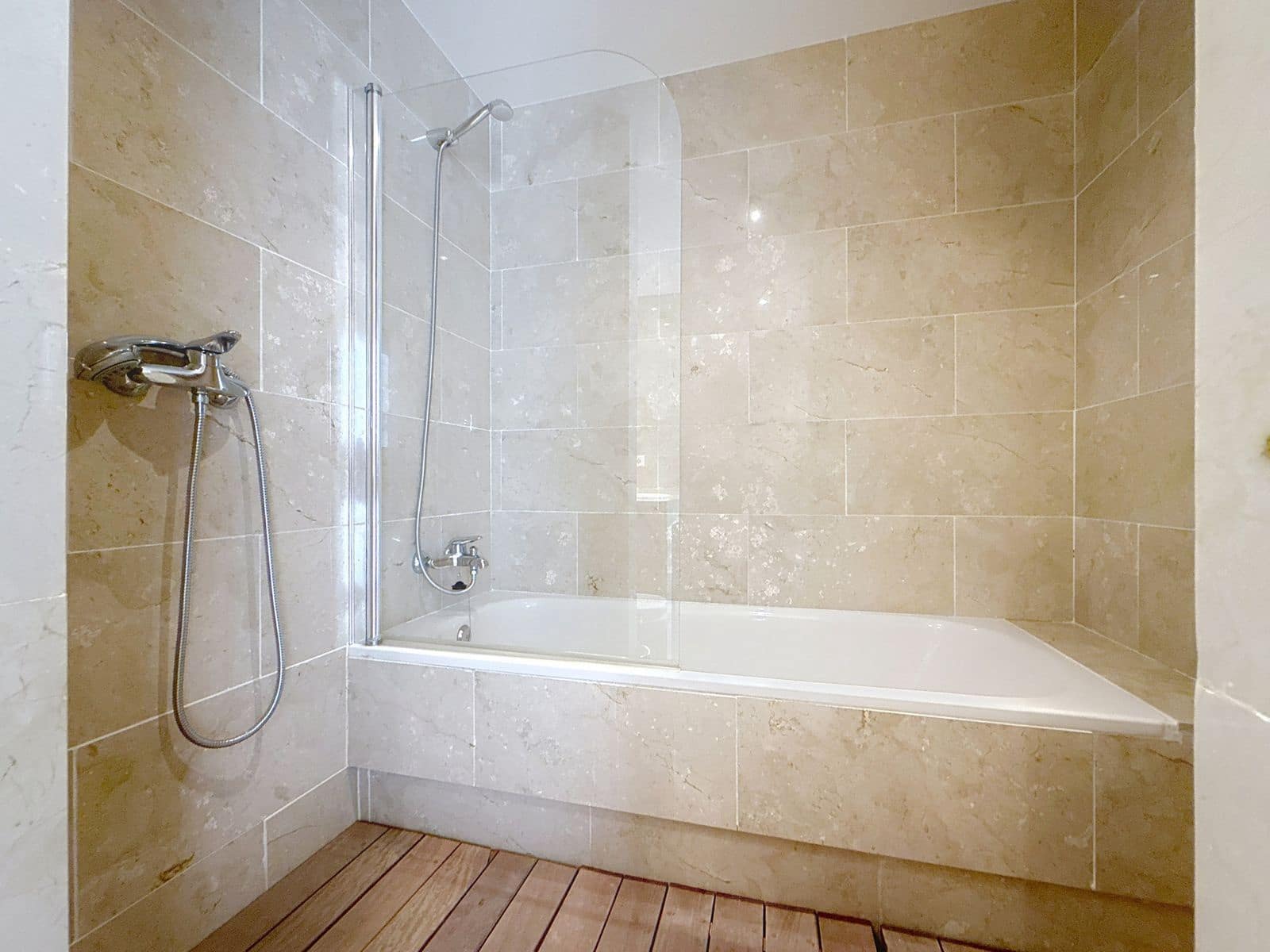 2 soveværelse Penthouse til salg i Manilva - € 305.000 (Ref: 10097803)