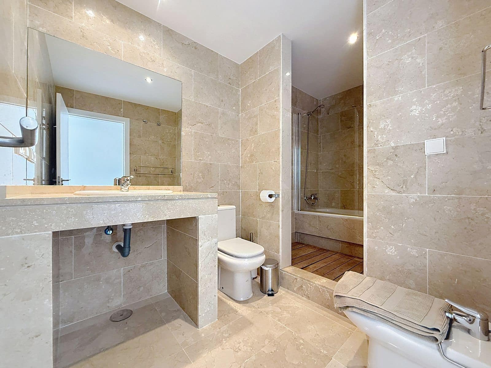 2 soveværelse Penthouse til salg i Manilva - € 305.000 (Ref: 10097803)