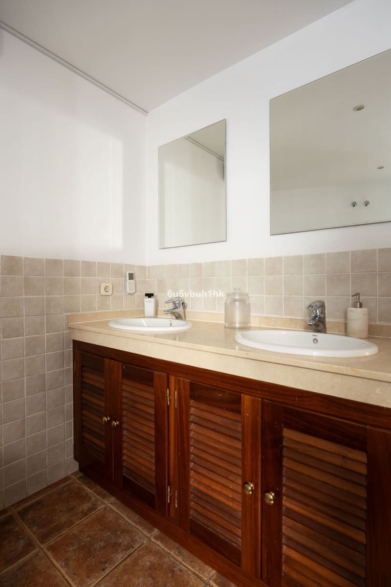 3 soverom Villa til salgs i El Paraiso - € 697 000 (Ref: 10097804)
