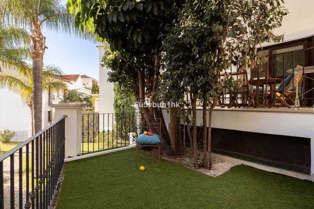3 soverom Villa til salgs i El Paraiso, Estepona - € 697 000 (Ref: 10097804)