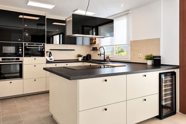 Pareado de 3 habitaciones en Casares en venta - 525.000 € (Ref: 10097806)
