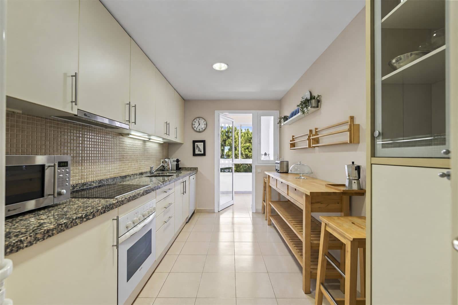 3 bedroom Penthouse for sale in Benahavis - € 650,000 (Ref: 10097807)