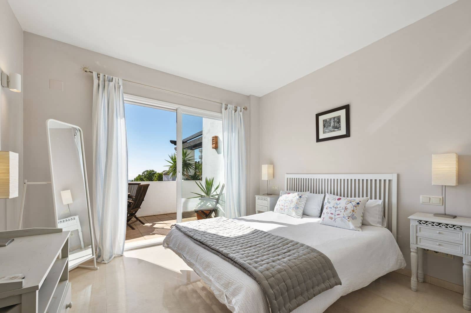 3 bedroom Penthouse for sale in Benahavis - € 650,000 (Ref: 10097807)