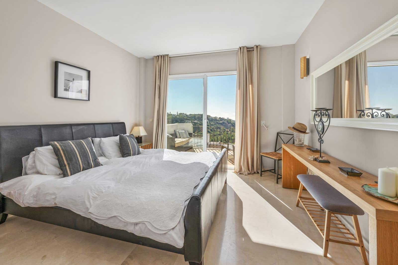 3 bedroom Penthouse for sale in Benahavis - € 650,000 (Ref: 10097807)