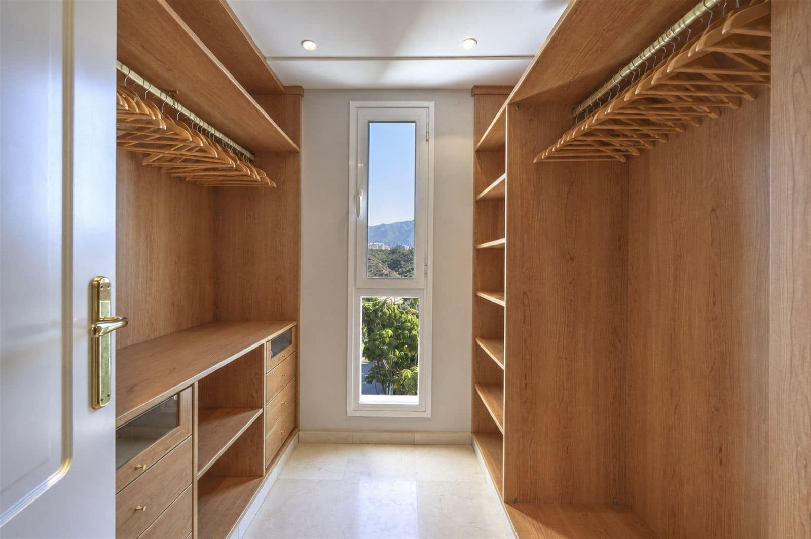3 bedroom Penthouse for sale in Benahavis - € 650,000 (Ref: 10097807)
