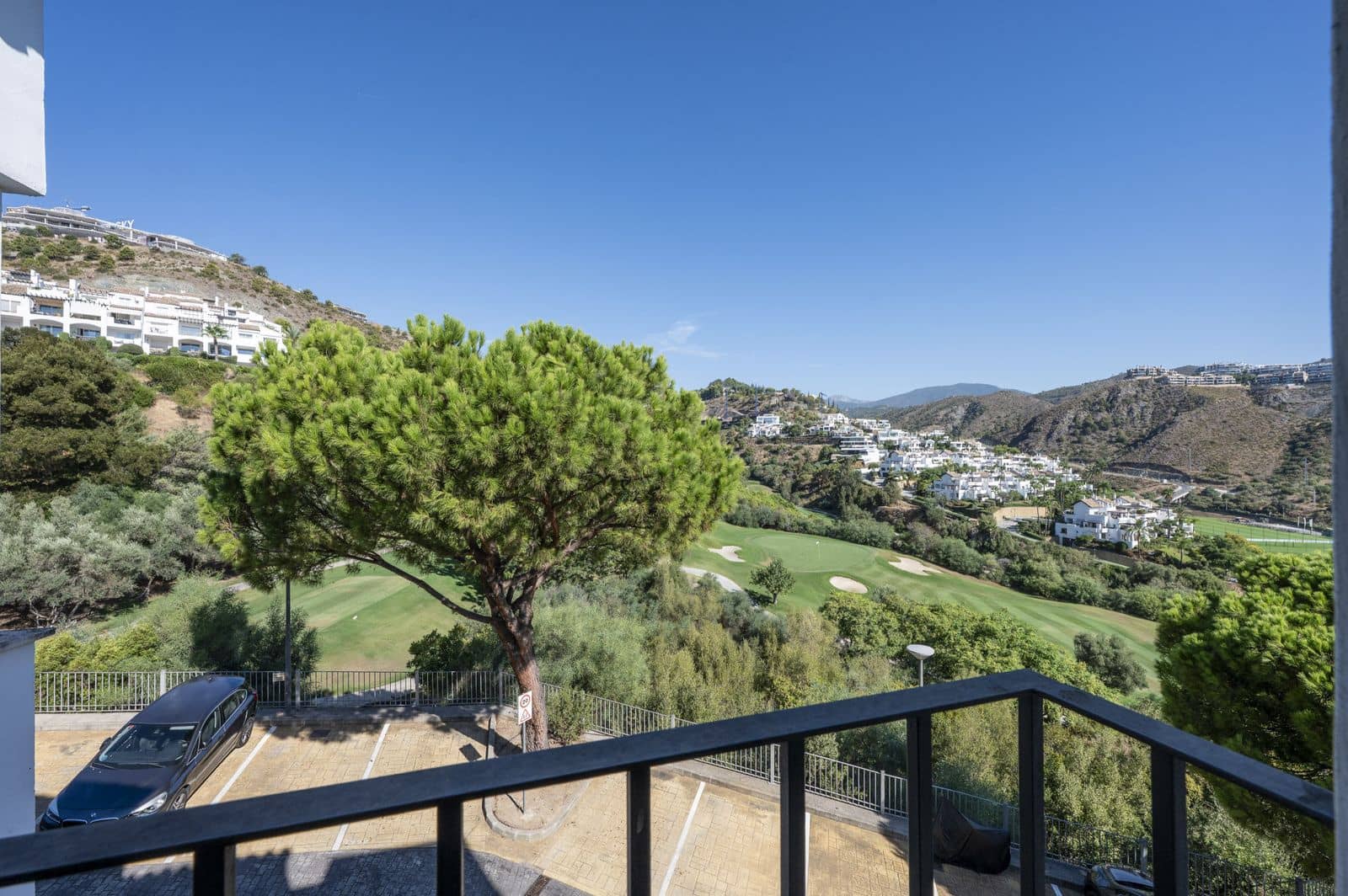 3 bedroom Penthouse for sale in Benahavis - € 650,000 (Ref: 10097807)