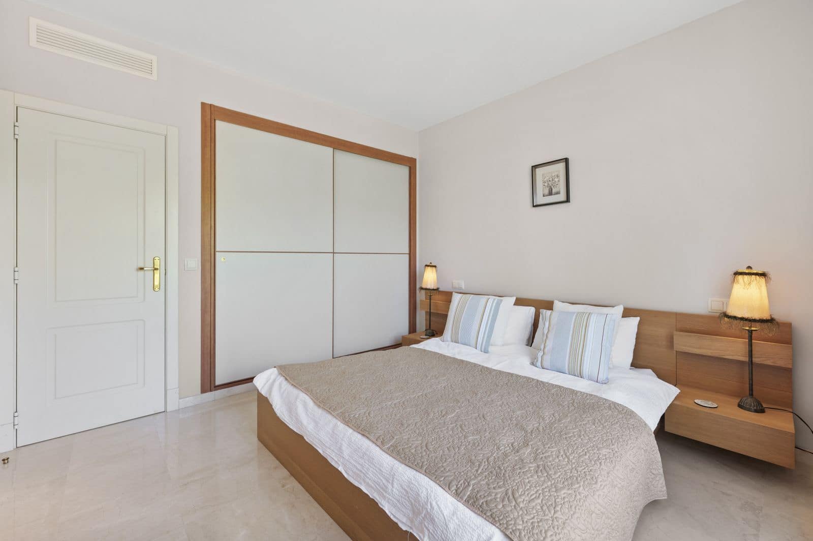 3 bedroom Penthouse for sale in Benahavis - € 650,000 (Ref: 10097807)