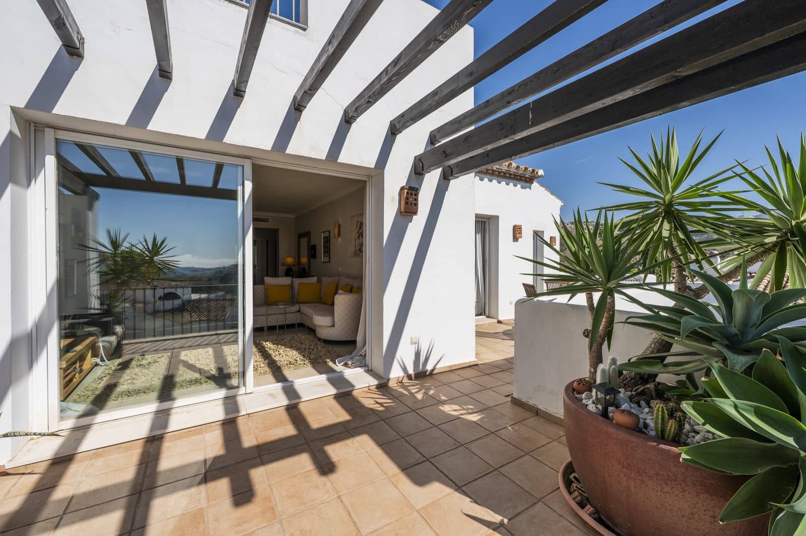 3 bedroom Penthouse for sale in Benahavis - € 650,000 (Ref: 10097807)