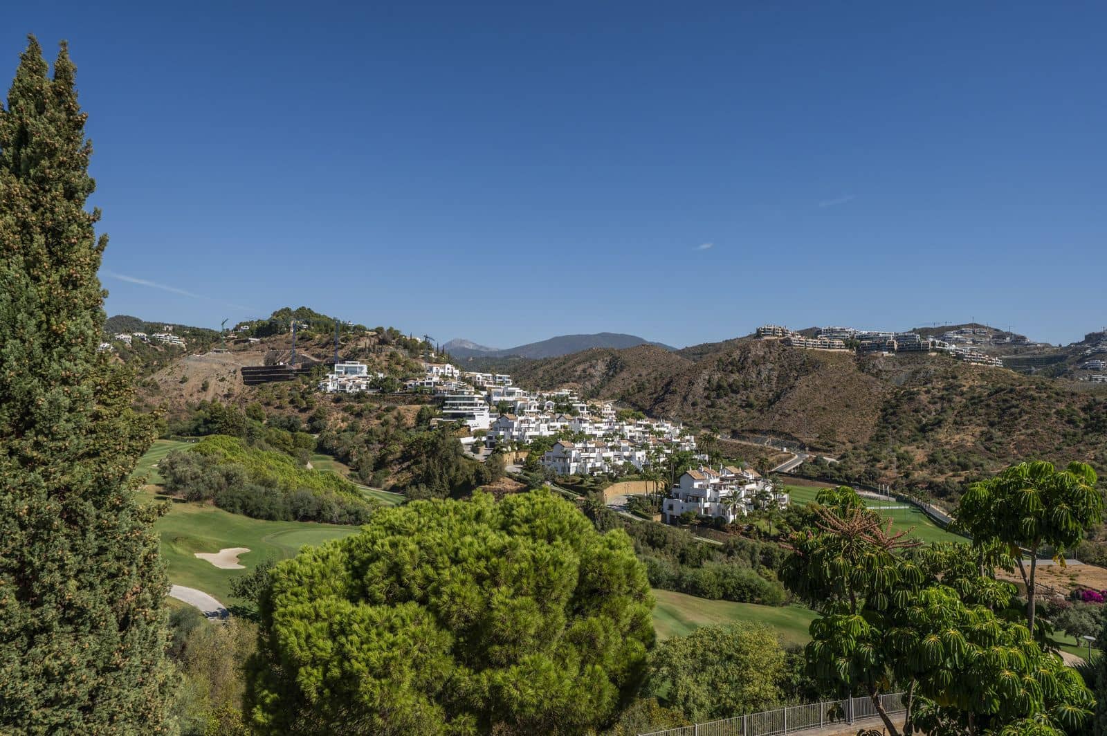 3 bedroom Penthouse for sale in Benahavis - € 650,000 (Ref: 10097807)