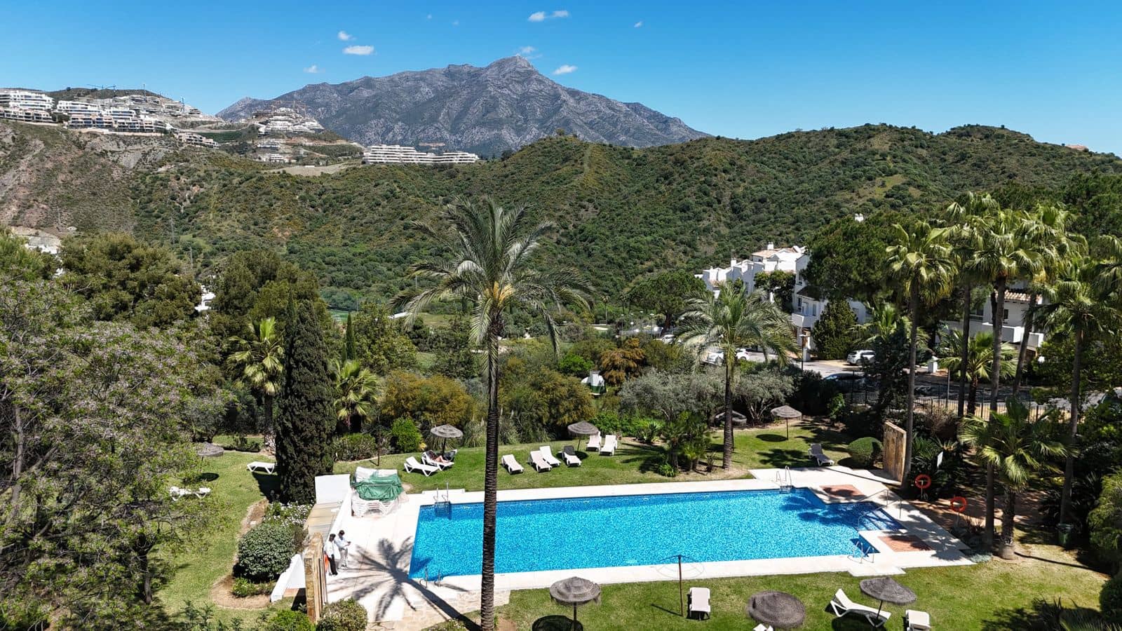 3 bedroom Penthouse for sale in Benahavis - € 650,000 (Ref: 10097807)