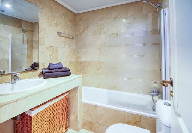 2 sovrum Lägenhet till salu i La Duquesa / Puerto de la Duquesa, Manilva - 320 000 € (Ref: 10097810)