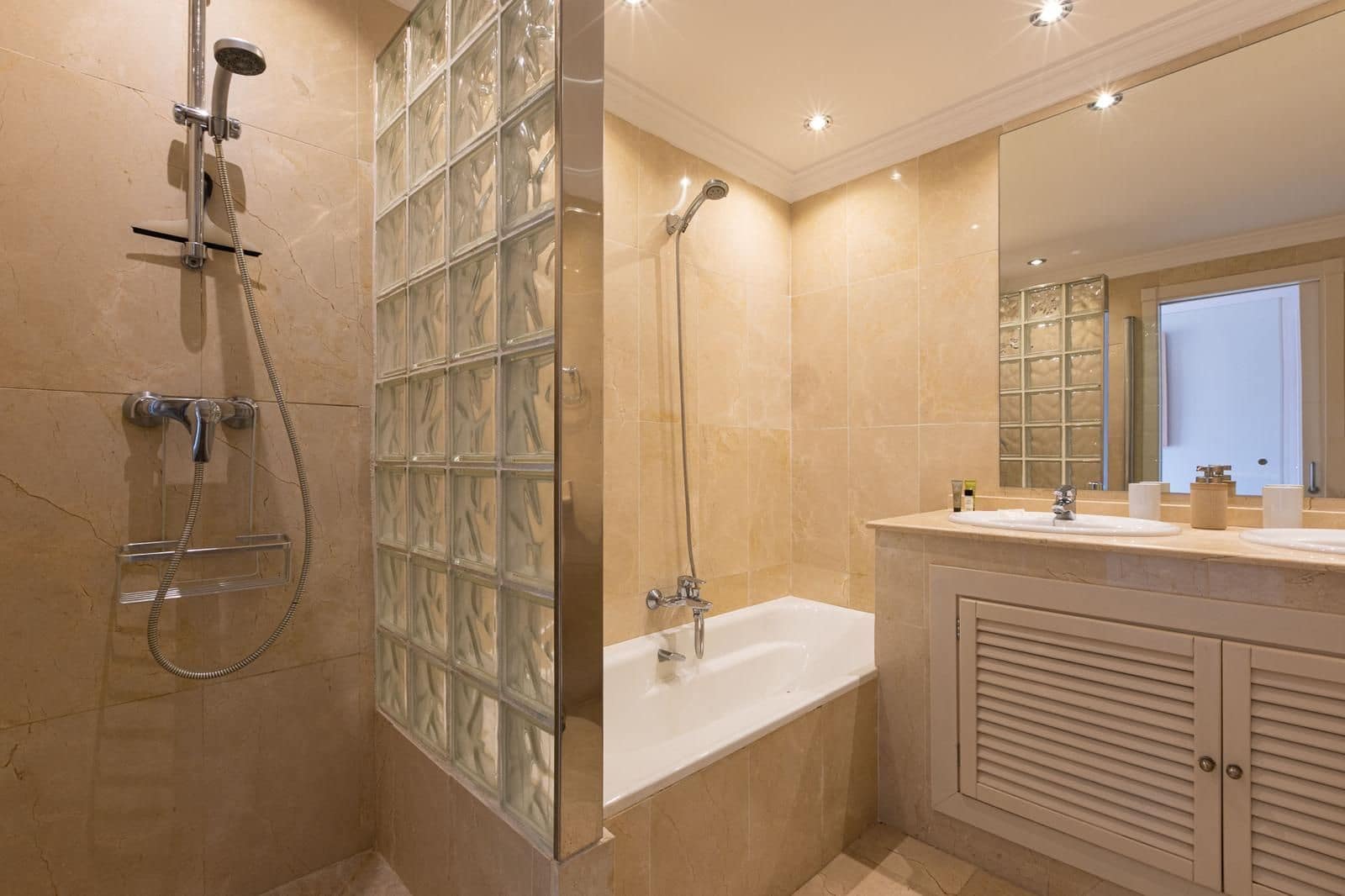 2 chambre Appartement à vendre à Nueva Andalucia - 555 000 € (Ref: 10097812)