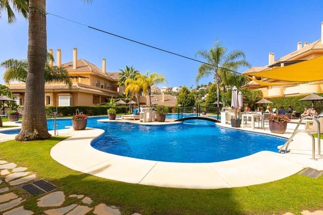 2 chambre Appartement à vendre à Nueva Andalucia, Marbella - 555 000 € (Ref: 10097812)
