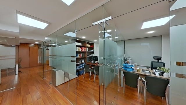 9 chambre Bureau à vendre à Marbella - 850 000 € (Ref: 10097813)