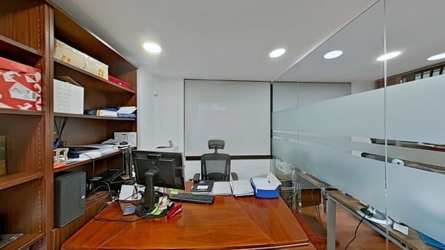 9 chambre Bureau à vendre à Marbella - 850 000 € (Ref: 10097813)