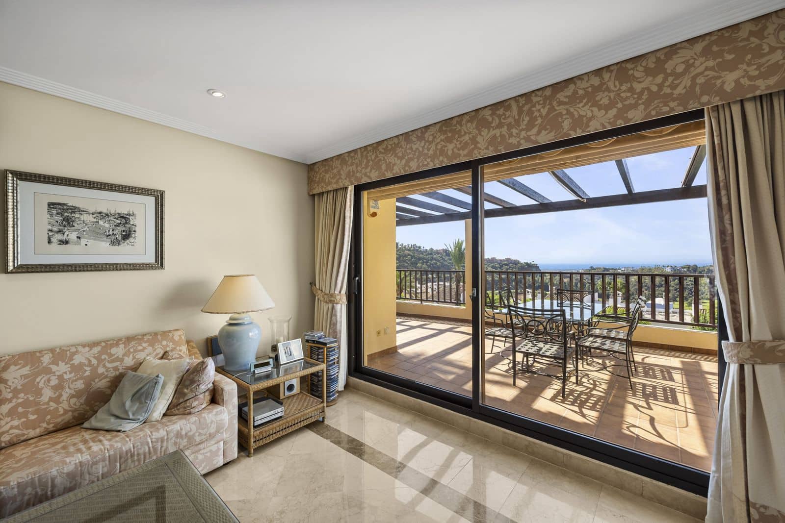 3 bedroom Penthouse for sale in Benahavis - € 685,000 (Ref: 10097825)