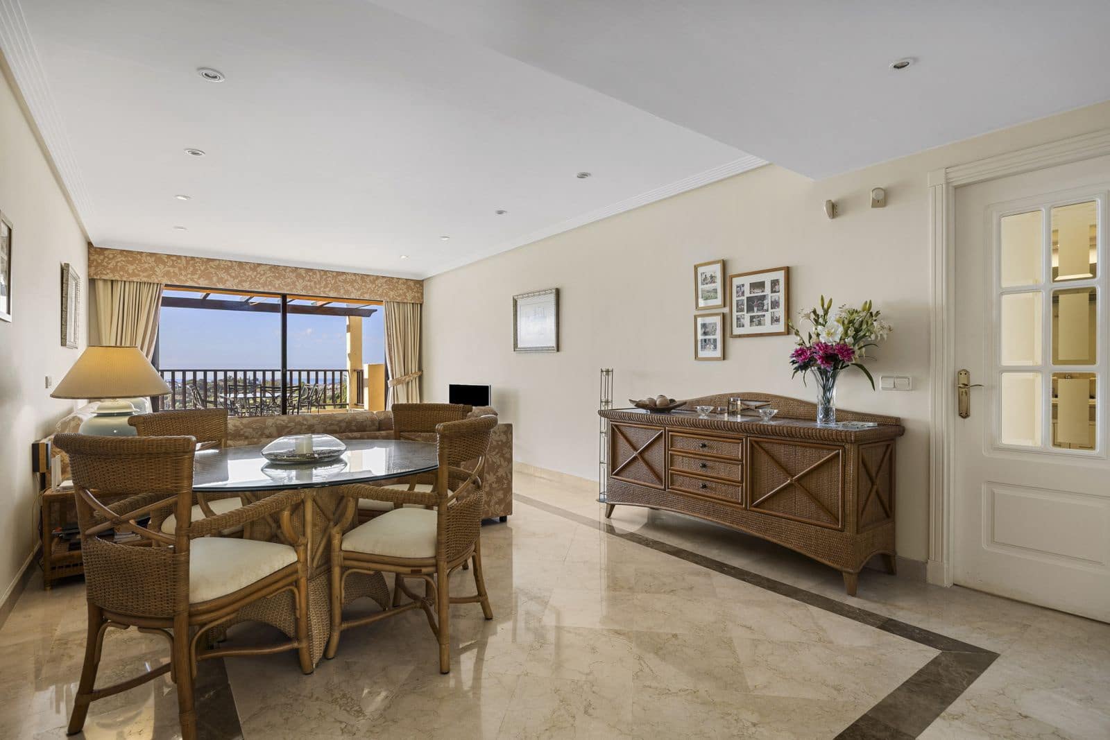 3 bedroom Penthouse for sale in Benahavis - € 685,000 (Ref: 10097825)