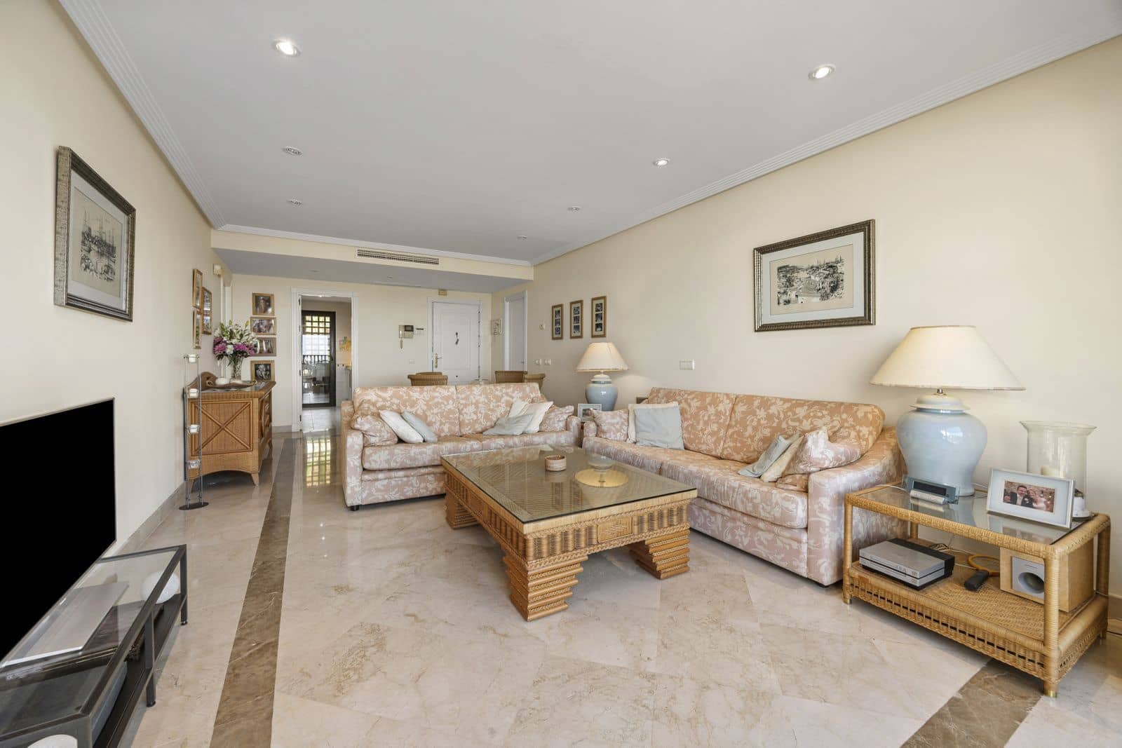 3 bedroom Penthouse for sale in Benahavis - € 685,000 (Ref: 10097825)