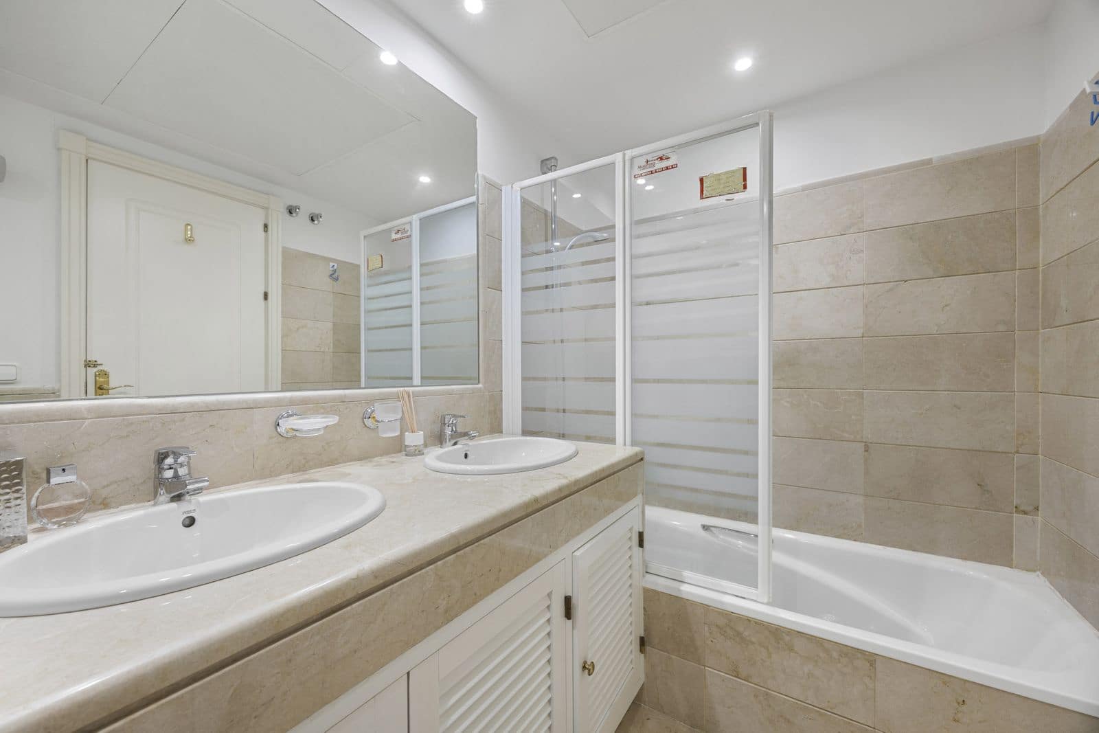 3 bedroom Penthouse for sale in Benahavis - € 685,000 (Ref: 10097825)