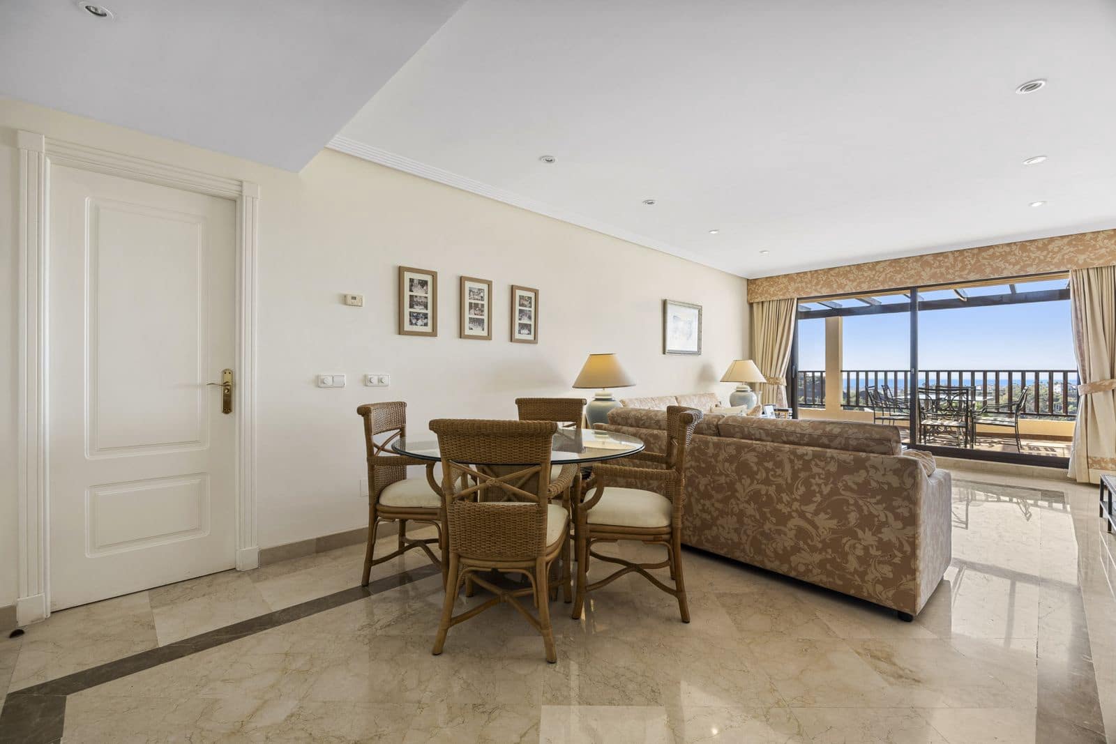 3 bedroom Penthouse for sale in Benahavis - € 685,000 (Ref: 10097825)