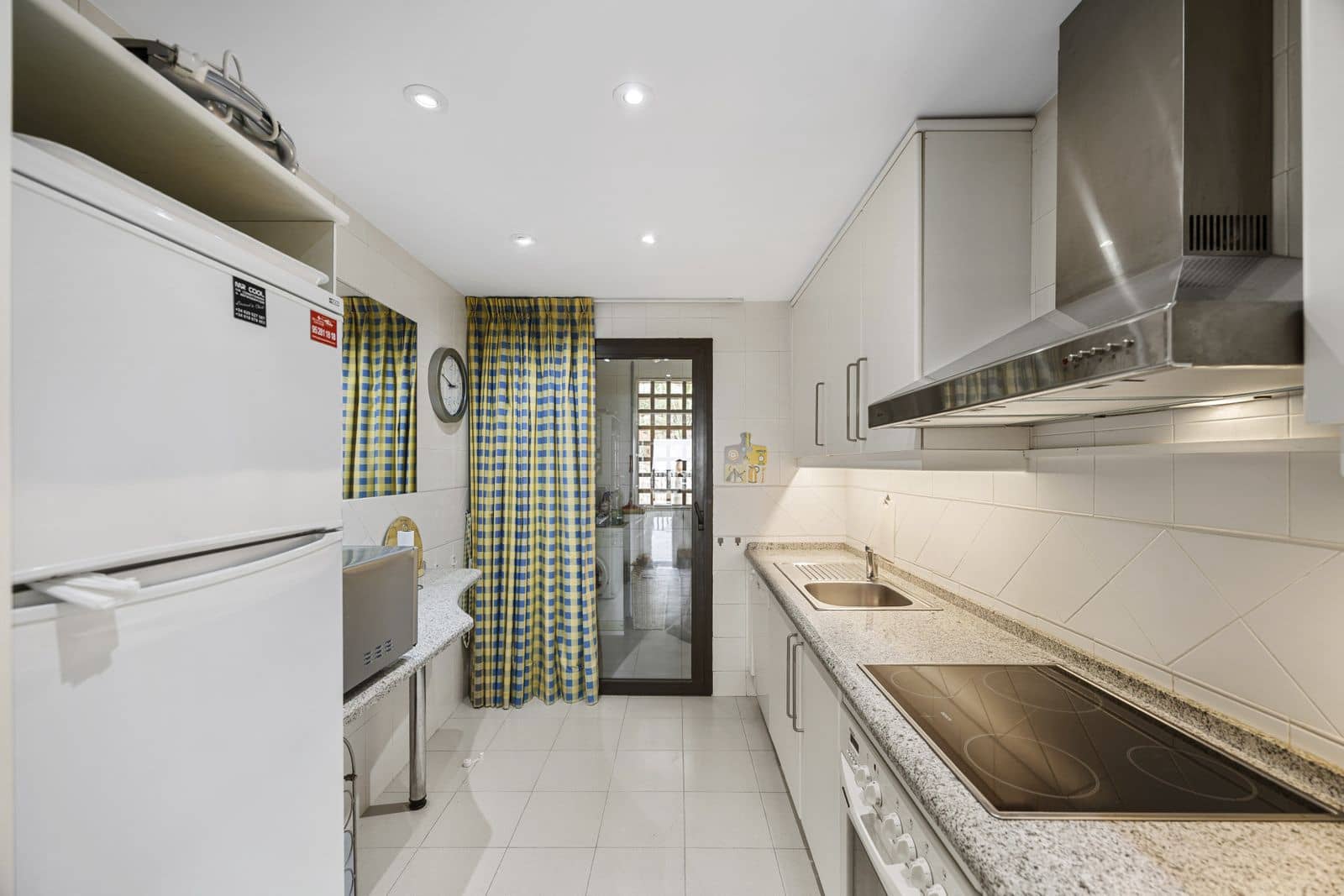 3 bedroom Penthouse for sale in Benahavis - € 685,000 (Ref: 10097825)