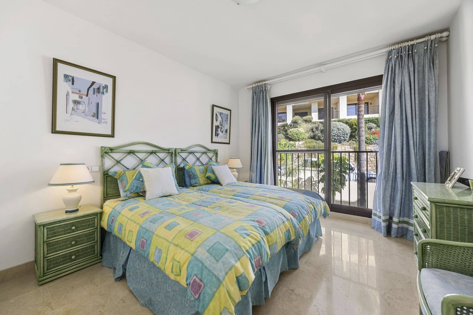 3 bedroom Penthouse for sale in Benahavis - € 685,000 (Ref: 10097825)