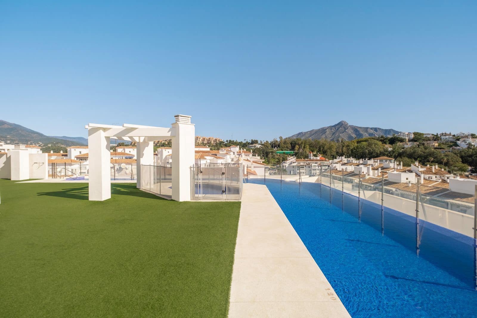 3 slaapkamer Appartement te koop in Nueva Andalucia - € 510.000 (Ref: 10097826)