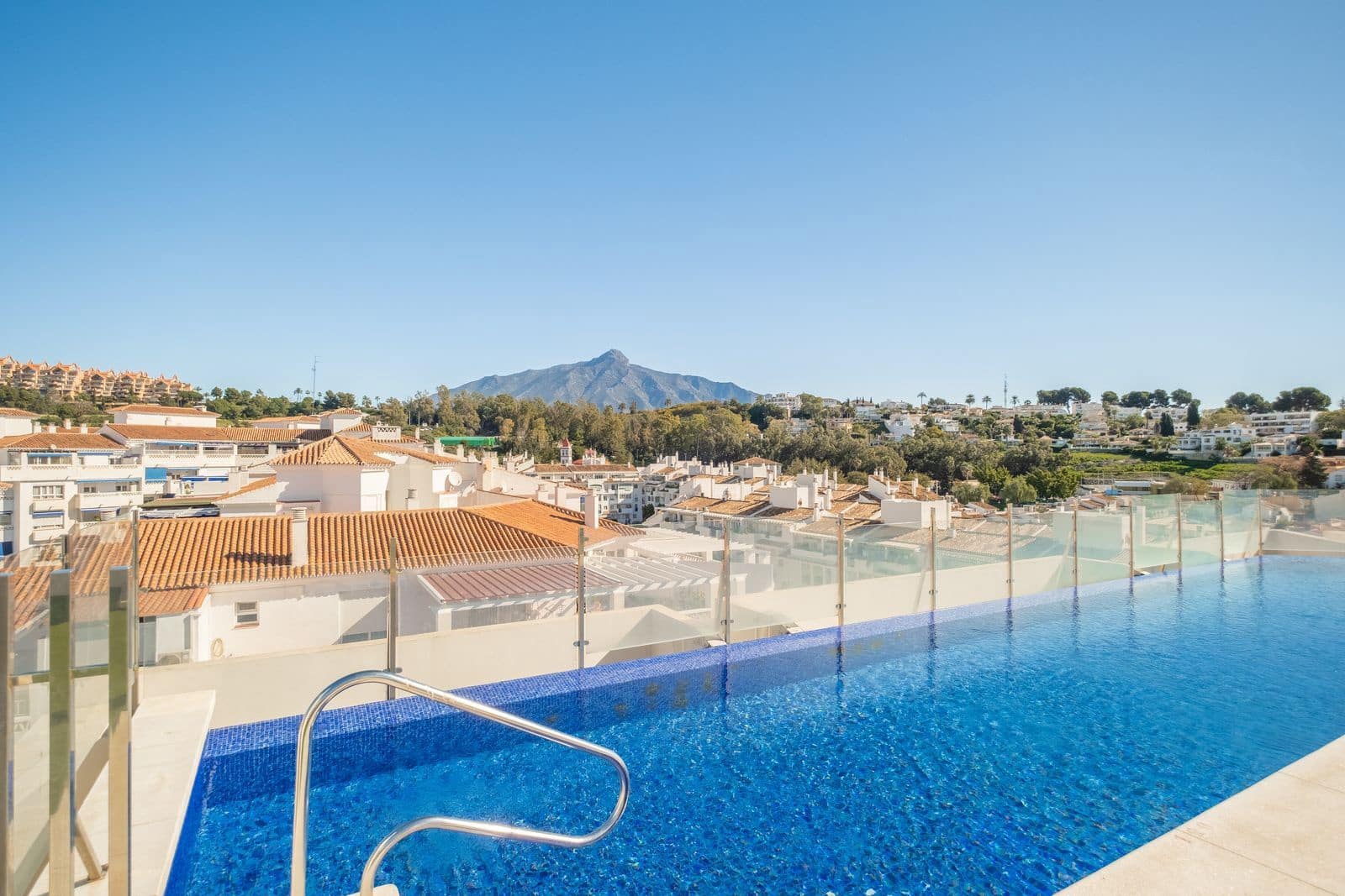 3 slaapkamer Appartement te koop in Nueva Andalucia - € 510.000 (Ref: 10097826)