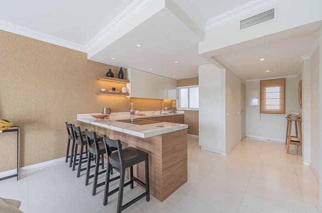 2 chambre Appartement à vendre à Golden Mile, Marbella avec piscine garage - 900 000 € (Ref: 10097827)