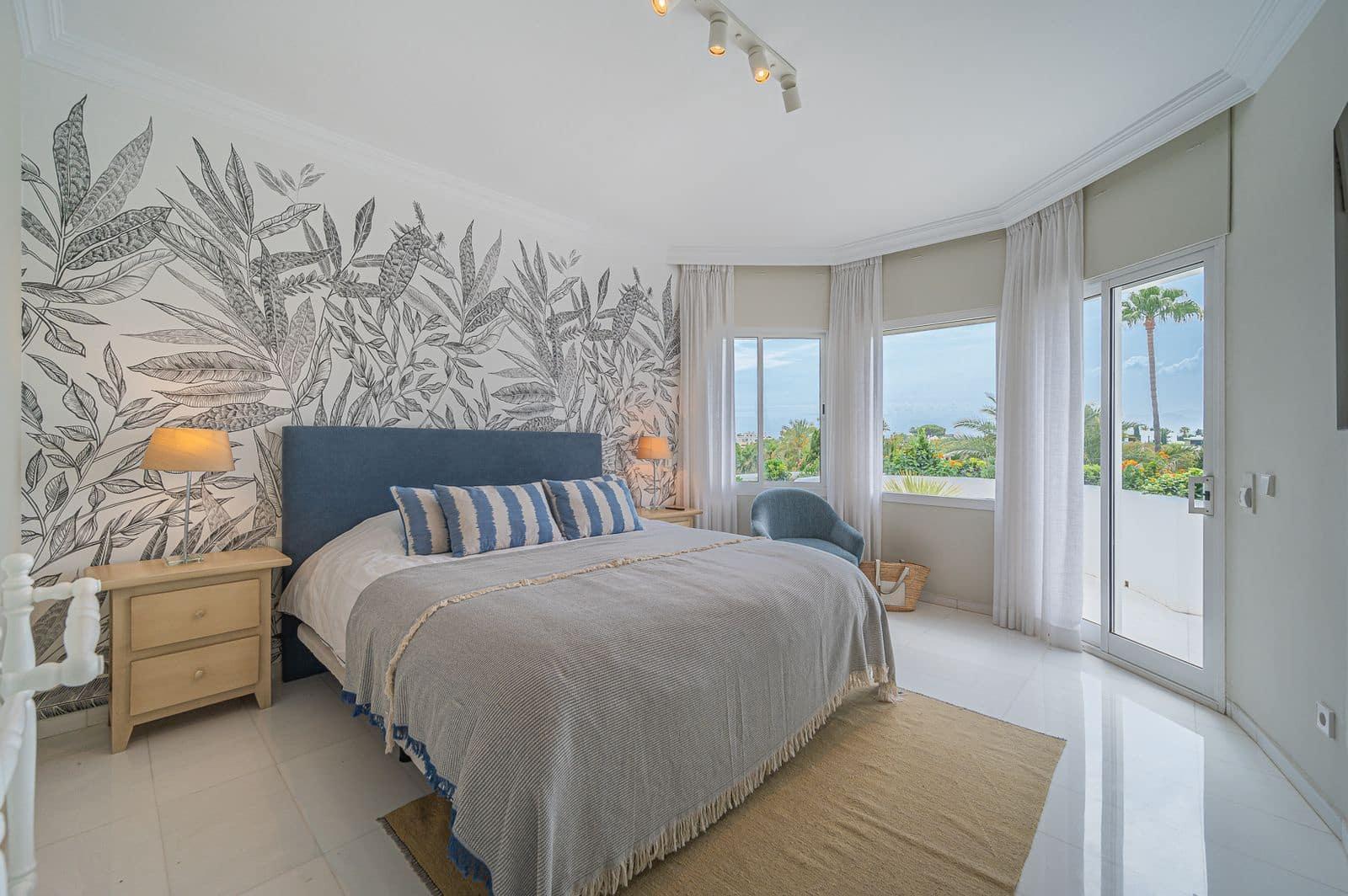 2 chambre Appartement à vendre à Golden Mile avec piscine garage - 900 000 € (Ref: 10097827)