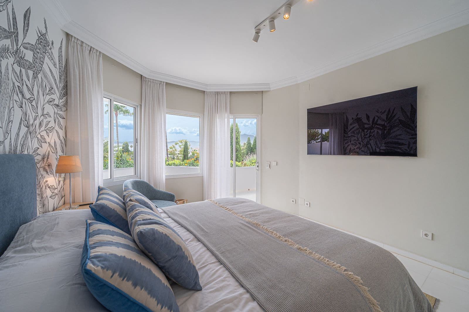 2 chambre Appartement à vendre à Golden Mile avec piscine garage - 900 000 € (Ref: 10097827)