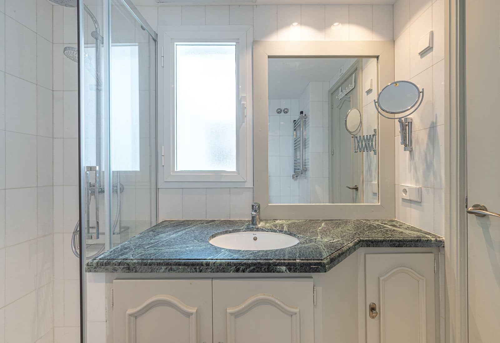 2 chambre Appartement à vendre à Golden Mile avec piscine garage - 900 000 € (Ref: 10097827)