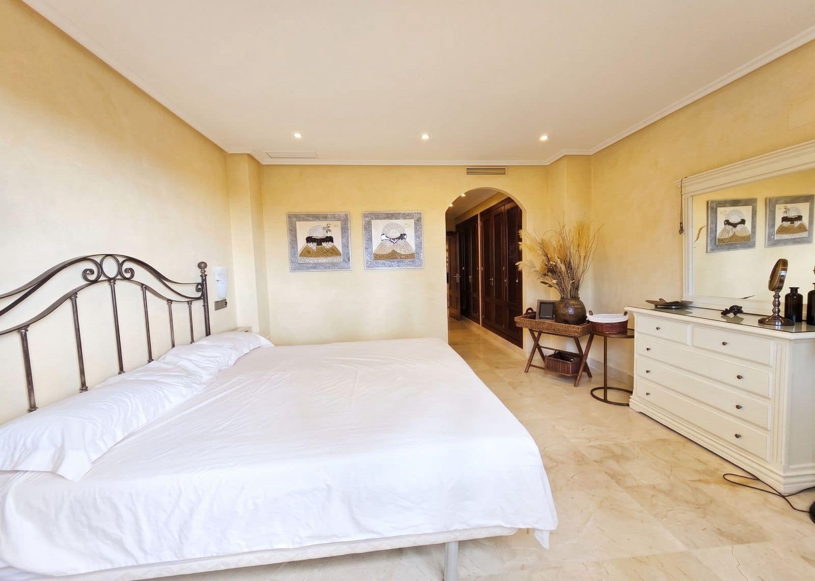 2 slaapkamer Appartement te koop in La Mairena - € 445.000 (Ref: 10097829)