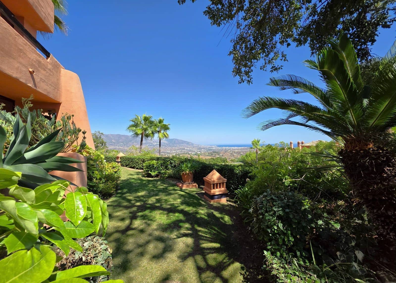 2 slaapkamer Appartement te koop in La Mairena - € 445.000 (Ref: 10097829)