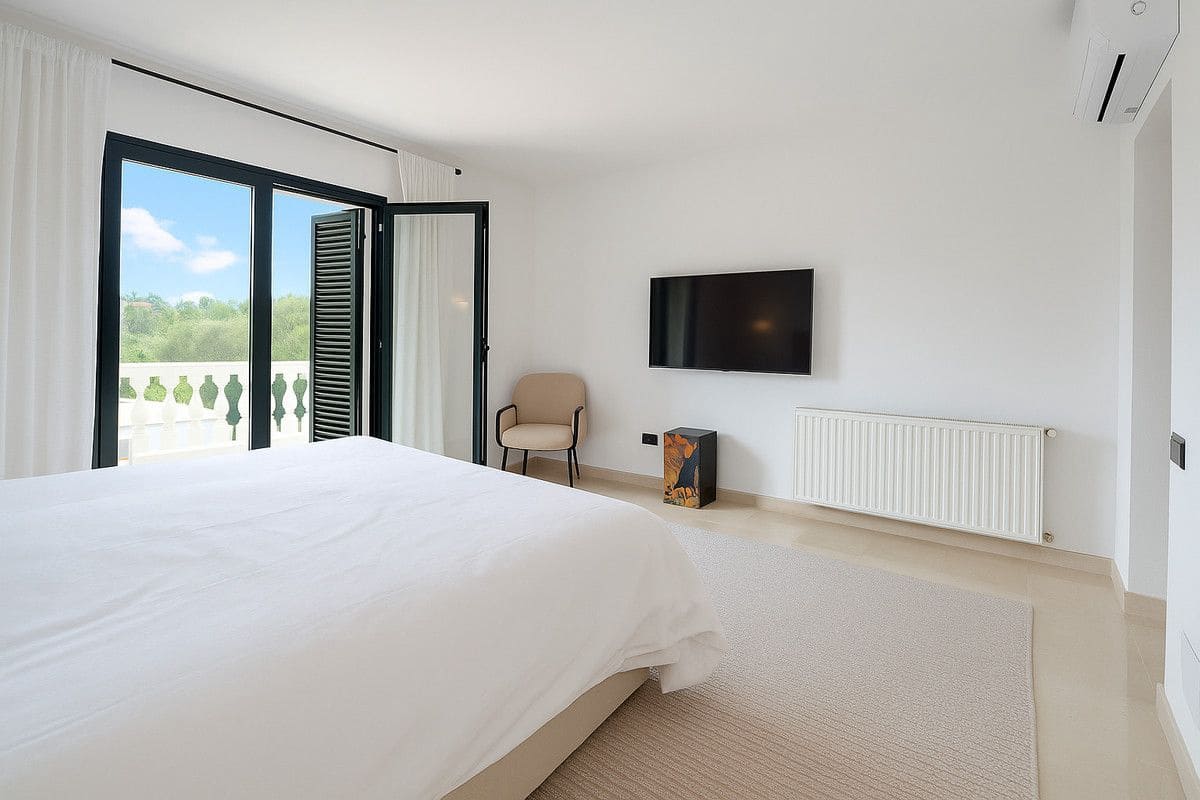 Pareado de 4 habitaciones en Sotogrande en venta - 1.499.999 € (Ref: 10097832)