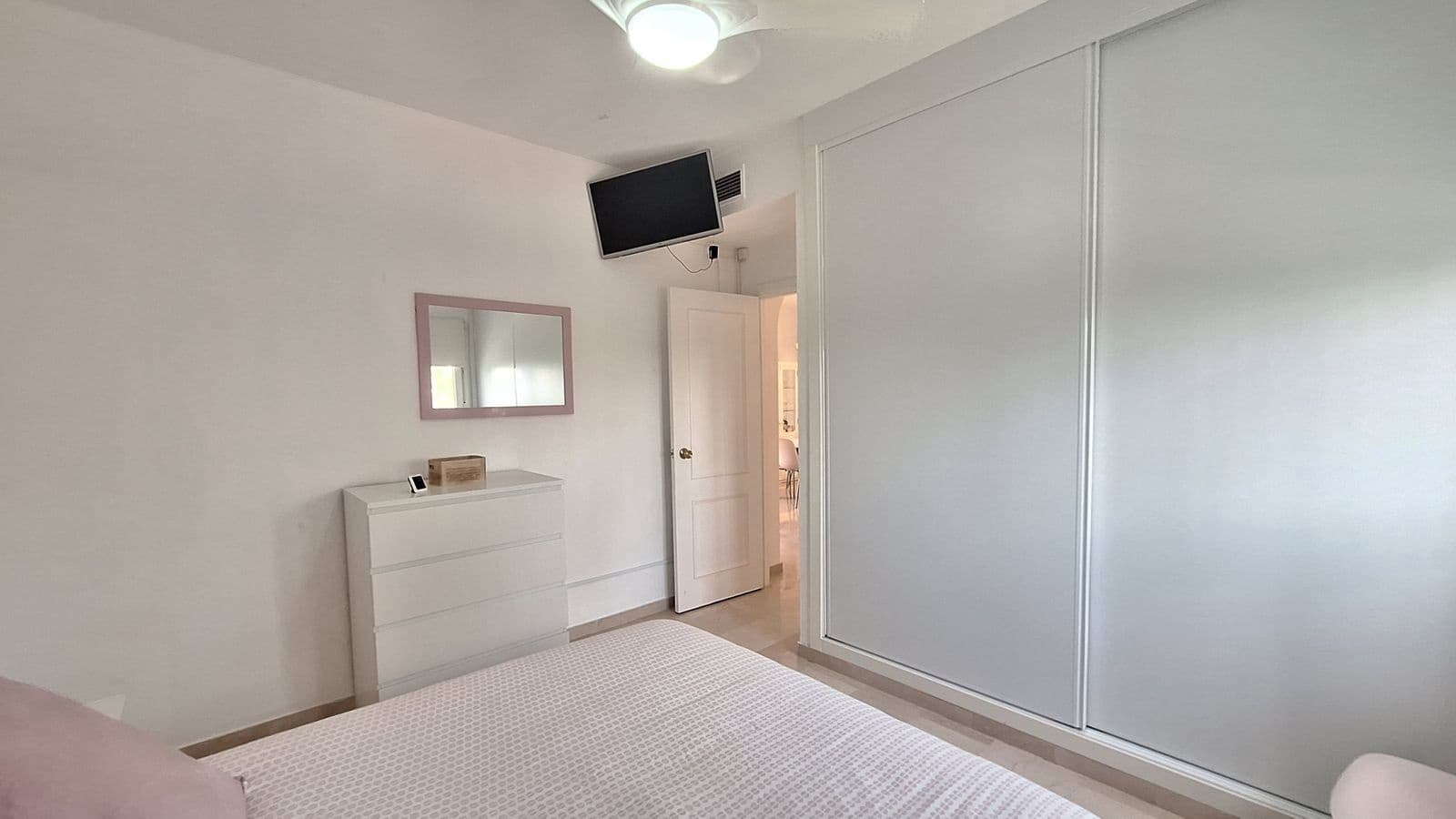2 soveværelse Lejlighed til salg i Estepona - € 340.000 (Ref: 10097833)