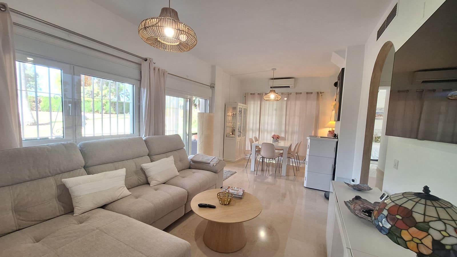 2 soveværelse Lejlighed til salg i Estepona - € 340.000 (Ref: 10097833)