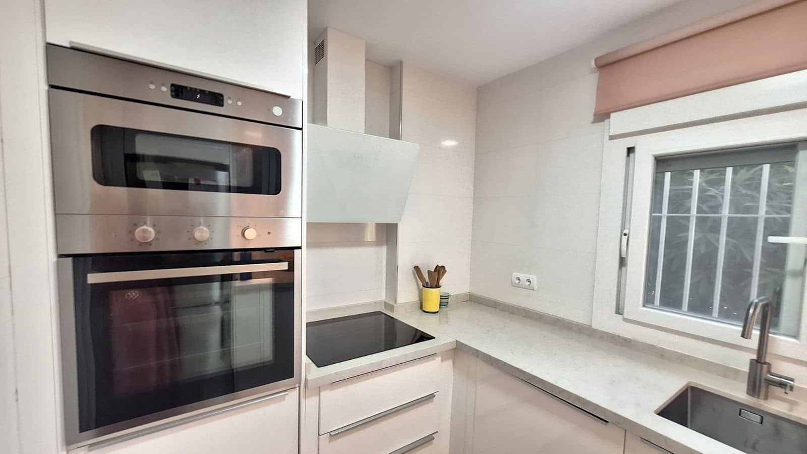 2 soveværelse Lejlighed til salg i Estepona - € 340.000 (Ref: 10097833)