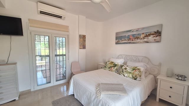 2 soveværelse Lejlighed til salg i Estepona Golf, Estepona - € 340.000 (Ref: 10097833)