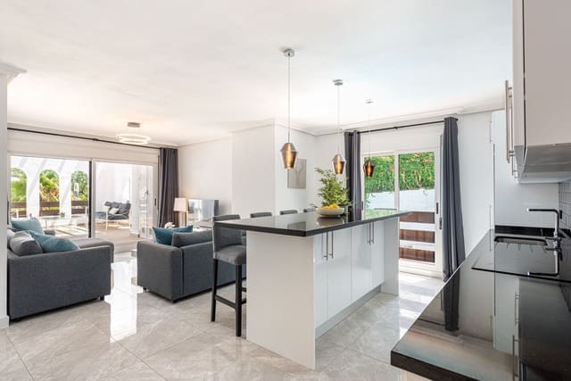3 soveværelse Lejlighed til salg i Nueva Andalucia, Marbella - € 649.000 (Ref: 10097838)