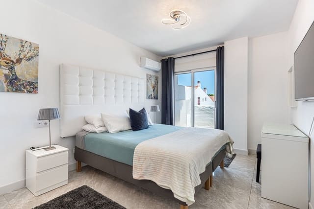 3 soveværelse Lejlighed til salg i Nueva Andalucia, Marbella - € 649.000 (Ref: 10097838)