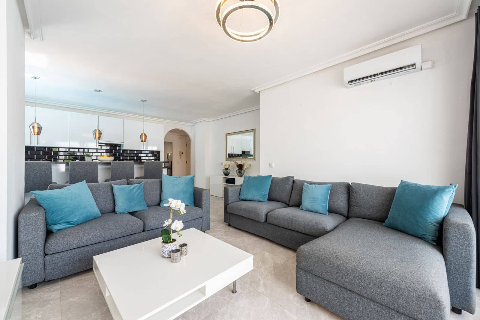 3 soveværelse Lejlighed til salg i Nueva Andalucia - € 649.000 (Ref: 10097838)