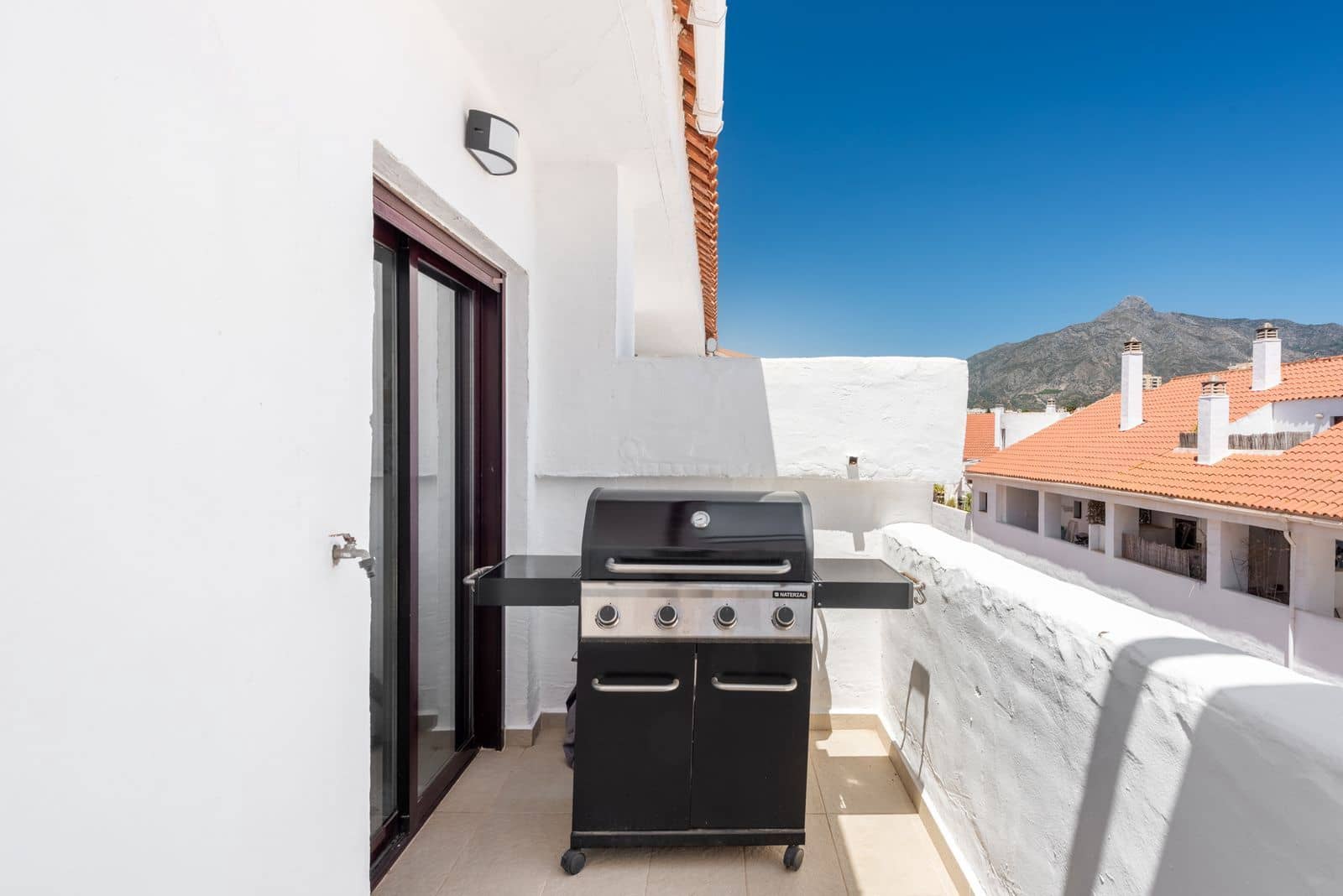 3 soveværelse Lejlighed til salg i Nueva Andalucia - € 649.000 (Ref: 10097838)