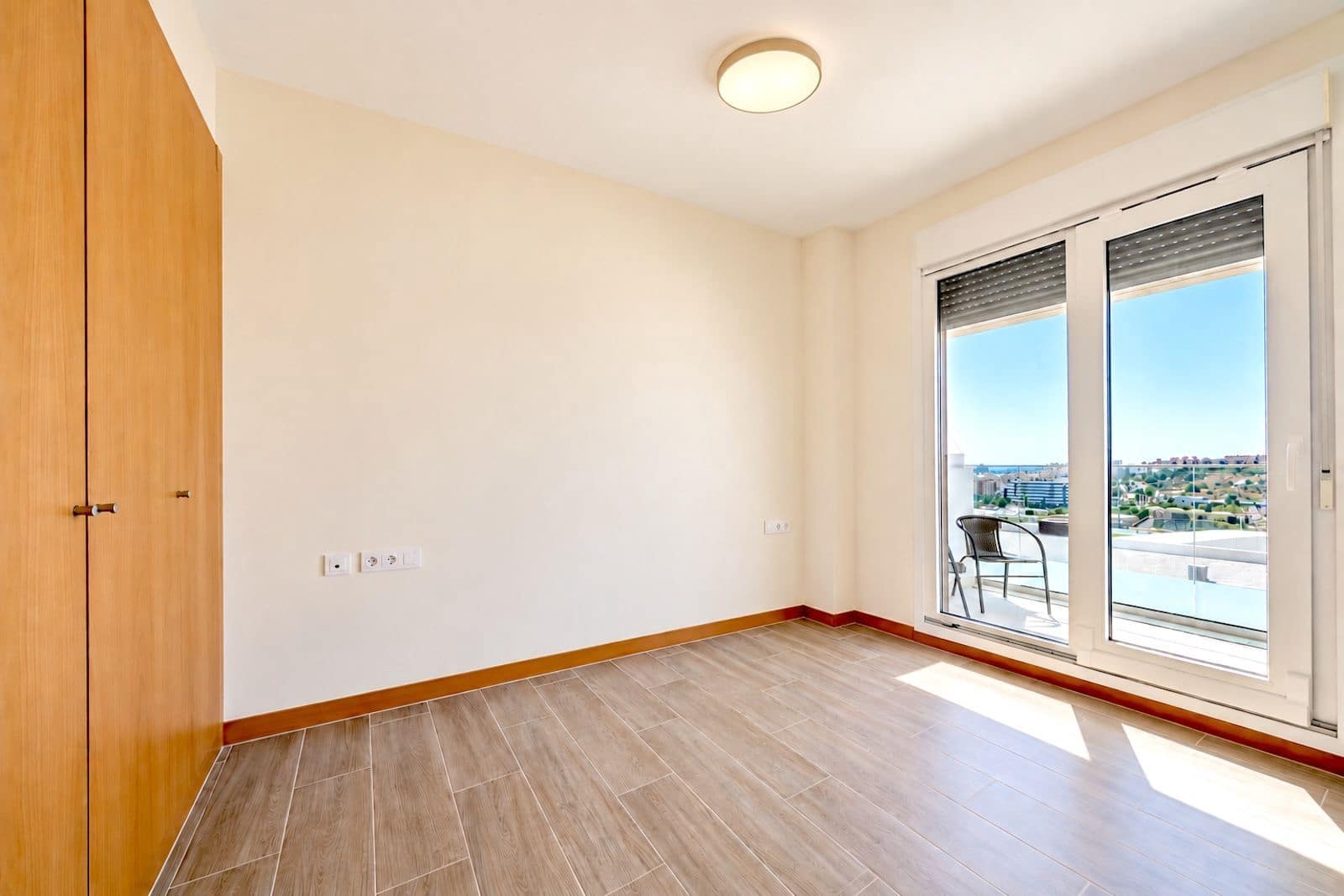 2 bedroom Apartment for sale in Estepona with pool garage - € 535,000 (Ref: 10097839)